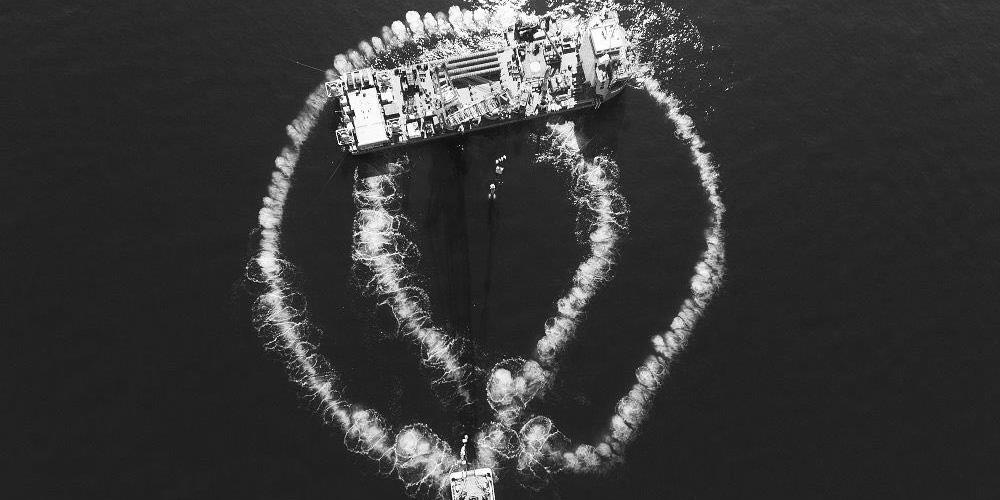 Bubble curtain deployment during piling operations