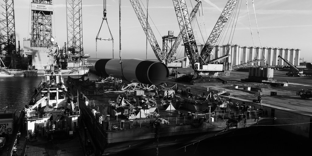 The MWS will review all relevant marine procedures, method statements e.g., ballast/de-ballast loadout, rigging, launching, installation, etc