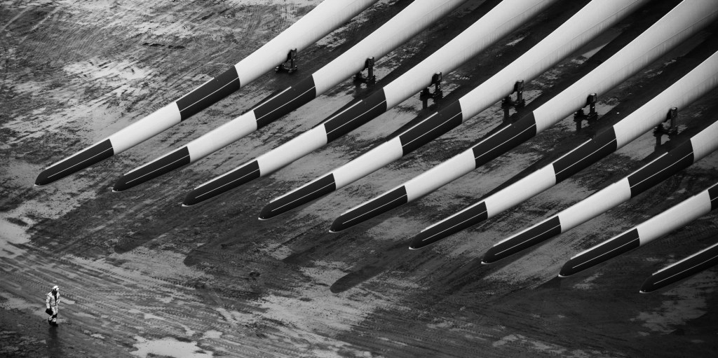 Blades inspection prior to load out