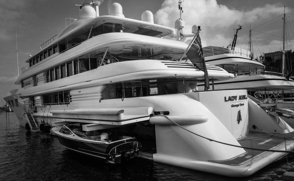 Kraken Offshore surveyors can undertake independent pre-purchase surveys to advise prospective buyers on the current condition of the yacht that they wish to purchase. 